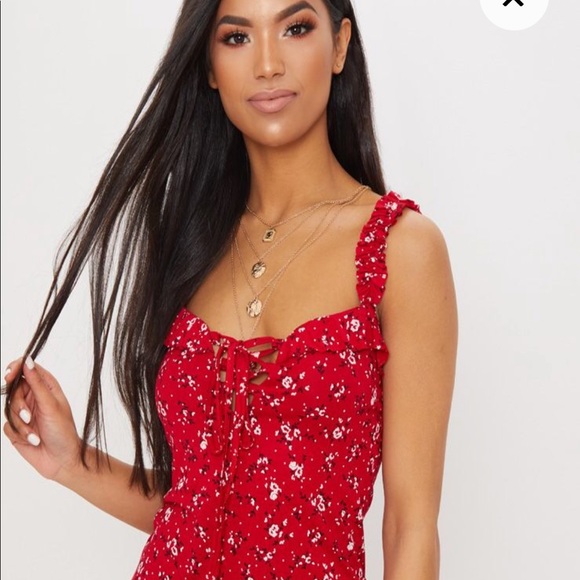 PrettyLittleThing Dresses & Skirts - Pretty little thing red  floral shift dress Sz 4